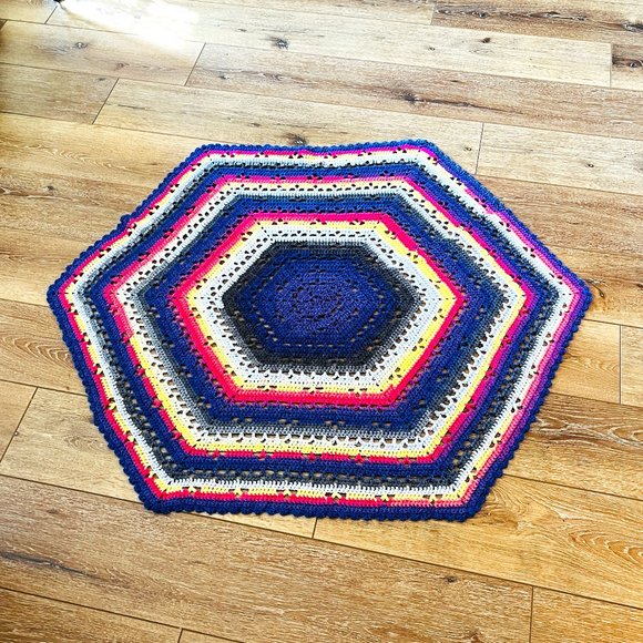 Vintage Other - VTG Crochet lap blanket